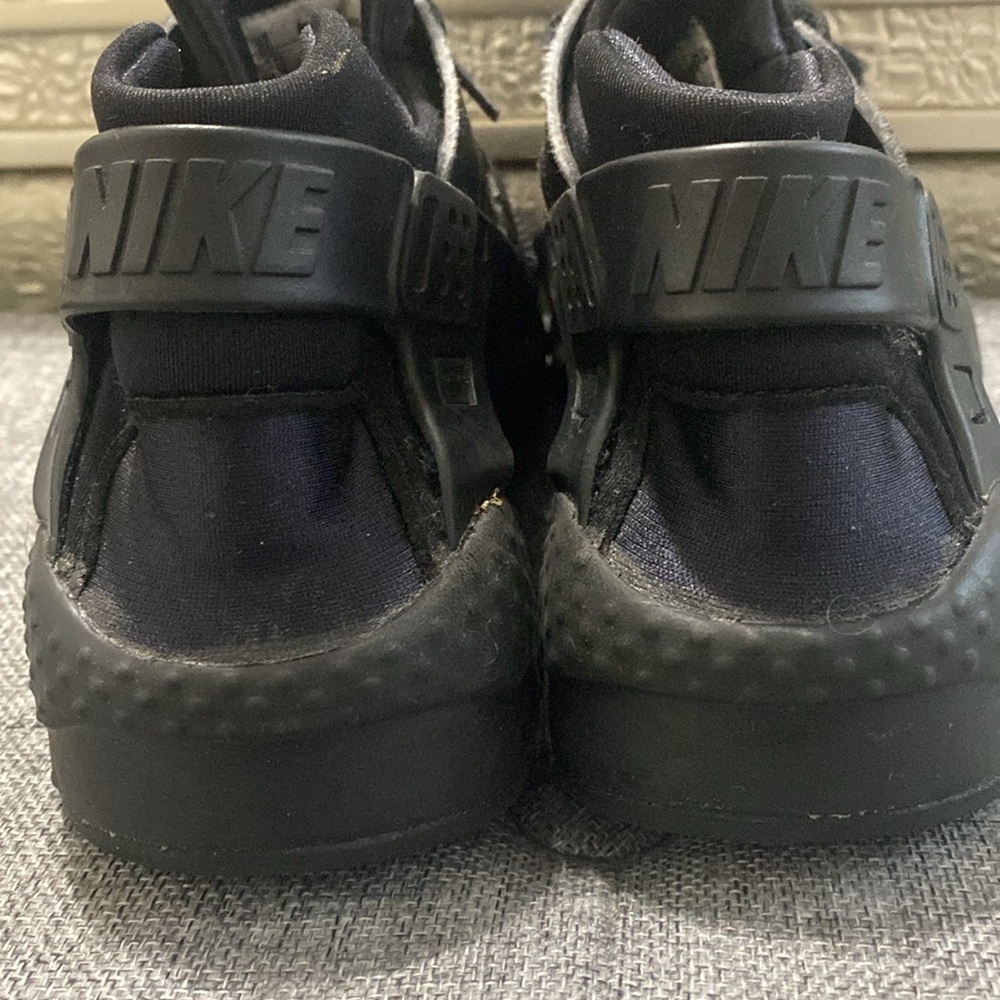 NIKE AIR HUARACHE BOYS 7Y BLK - Picture 8 of 9